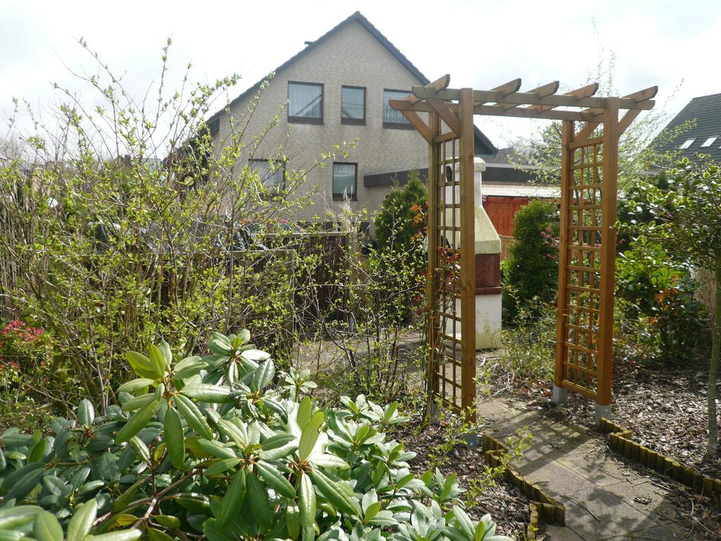 Appartamento "Haus Am Deich" Cuxhaven Esterno foto